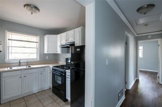 4085 Kenora Dr SW in Atlanta, GA - Building Photo - Building Photo