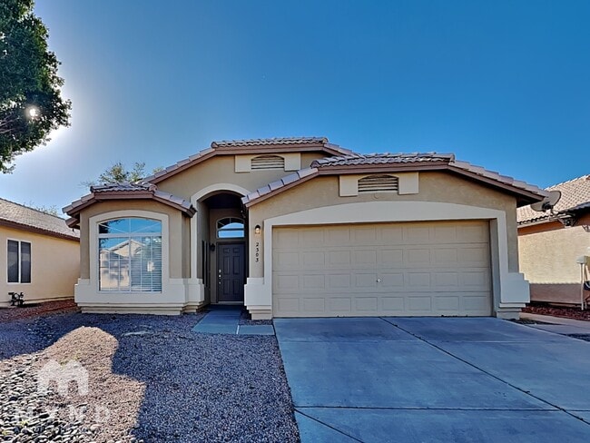 2303 E Aire Libre Ave