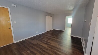 4405 Landside Dr in Louisville, KY - Building Photo - Building Photo