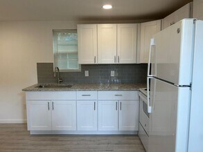 423 E Sears St in Denison, TX - Foto de edificio - Building Photo