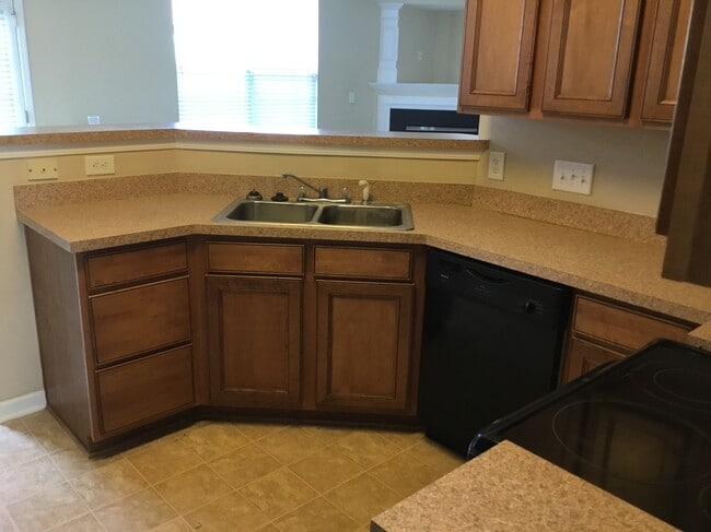 802 Celtic Crossing Dr in High Point, NC - Building Photo - Building Photo