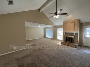 4018 Summit Valley Dr in Houston, TX - Building Photo - Building Photo