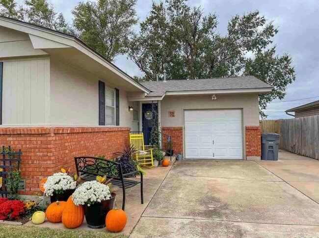 328 NW 65th St in Lawton, OK - Building Photo - Building Photo