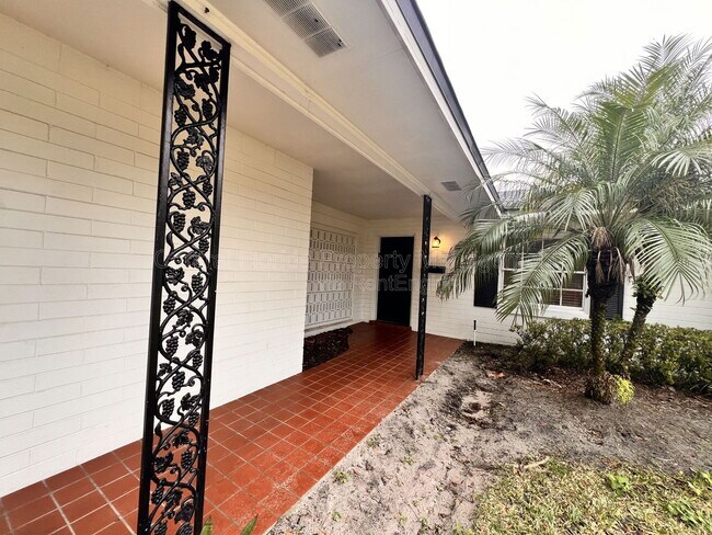 2080 Thunderbird Trail in Maitland, FL - Building Photo - Building Photo