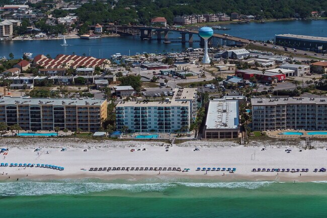 1114 Santa Rosa Blvd in Fort Walton Beach, FL - Building Photo - Building Photo