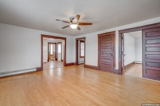 211 Oak St in Kaukauna, WI - Building Photo - Building Photo