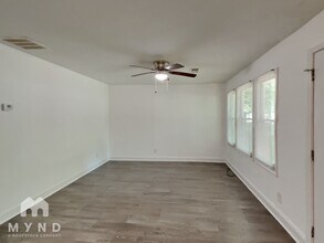 433 W Lake Ave NW in Atlanta, GA - Building Photo - Building Photo