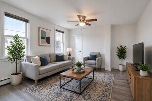 13 E 17th St in Bayonne, NJ - Building Photo