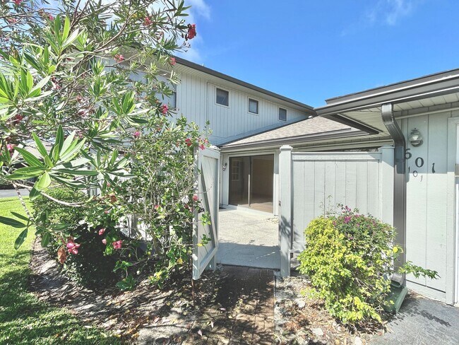 601 Centre Ct SW in Vero Beach, FL - Building Photo - Building Photo