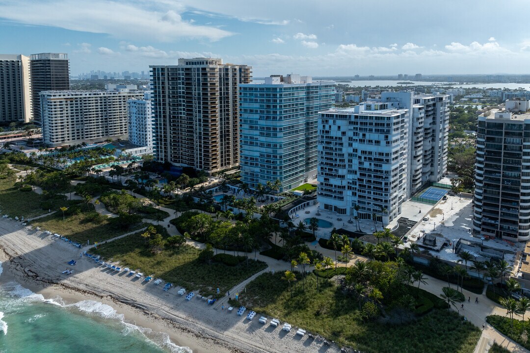 Palace at Bal Harbour in Bal Harbour, FL - Building Photo