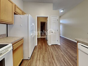 554 Sedgewood Cir in West Melbourne, FL - Building Photo - Building Photo
