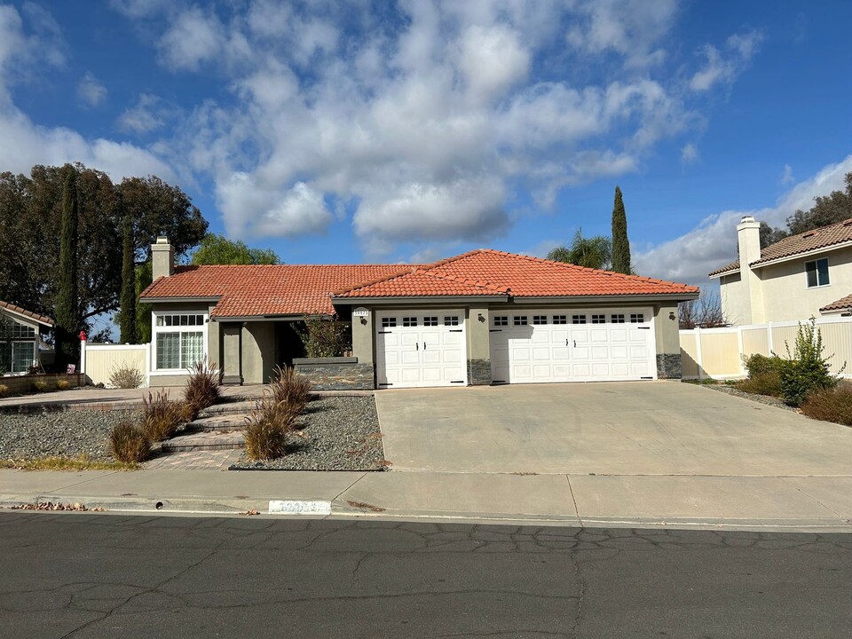 39975 Ranchwood Dr in Murrieta, CA - Building Photo