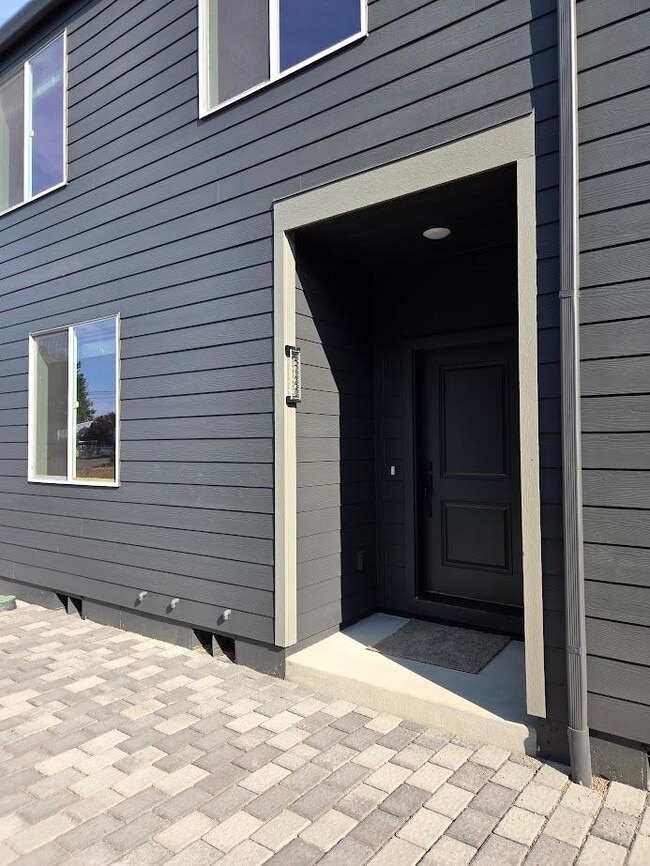property at 2784 SE Lyon St