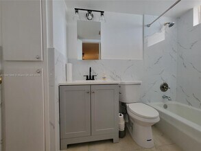 2903 Point E Dr in Aventura, FL - Building Photo - Building Photo