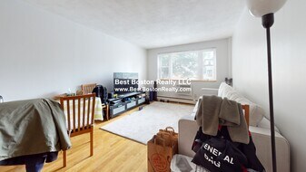 11 Cogswell Ave, Unit 11 in Cambridge, MA - Building Photo