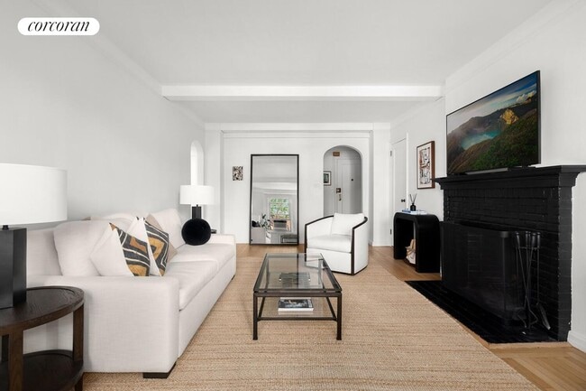 302 W 12th St in New York, NY - Building Photo - Building Photo