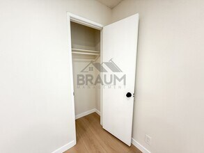 11007 Hartsook St in Los Angeles, CA - Foto de edificio - Building Photo