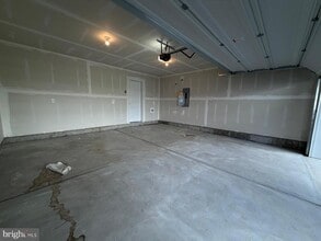 33 E Front St in Bridgeport, PA - Building Photo - Building Photo