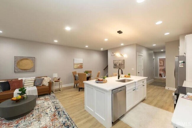 306 N Jefferson St in Bloomington, IN - Building Photo - Building Photo