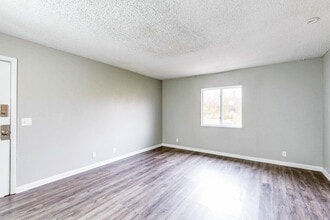 Pike Place Apartments in Nashville, TN - Building Photo - Building Photo