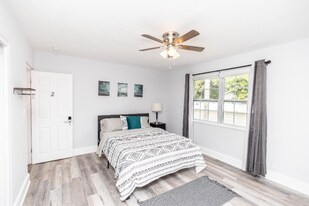 1409 E Waters Ave in Tampa, FL - Building Photo