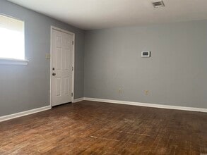 8224 W 37th St in Little Rock, AR - Building Photo - Building Photo