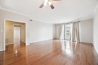 2400 N Braeswood Blvd in Houston, TX - Building Photo - Building Photo