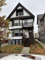 1659 N Arlington Pl in Milwaukee, WI - Building Photo
