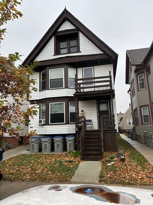 1659 N Arlington Pl in Milwaukee, WI - Building Photo