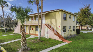 694 Michigan Ct-Unit -2 in St. Cloud, FL - Building Photo - Building Photo