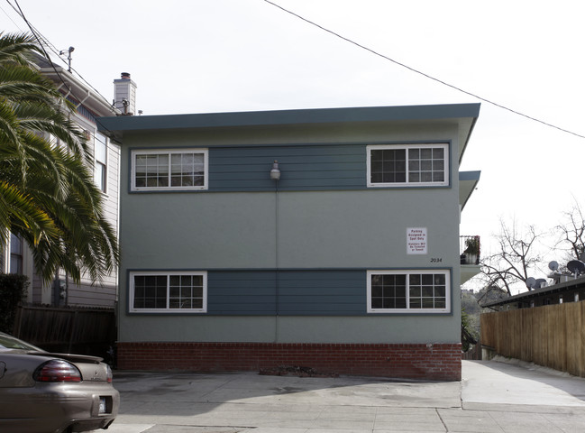 2034 10th Ave in Oakland, CA - Foto de edificio - Building Photo