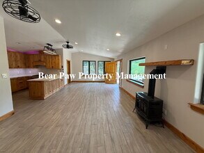 28084 Meadow Dr in Conifer, CO - Building Photo - Building Photo