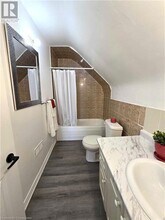 300 Balmoral Ave N in Hamilton, ON - Building Photo - Building Photo