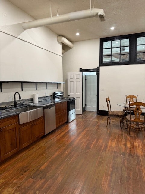 405 Sharp St, Unit 405 Sharp