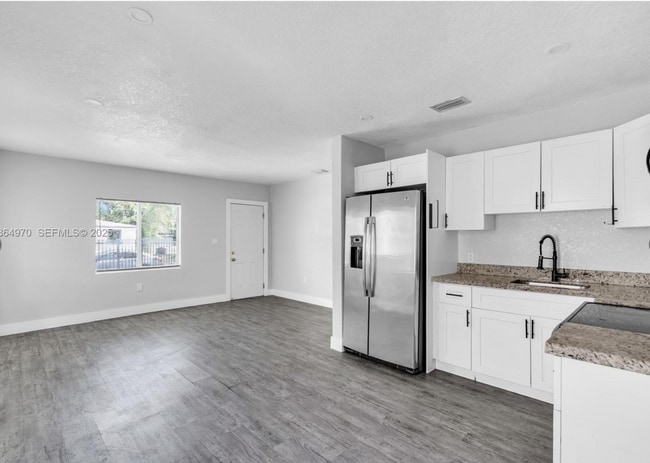 2960 NW 63rd St in Miami, FL - Building Photo - Building Photo