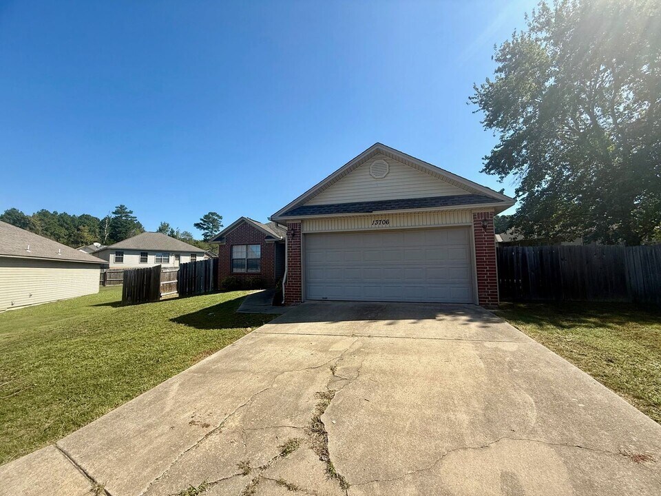 13706 Apple Glen Cove in Alexander, AR - Building Photo