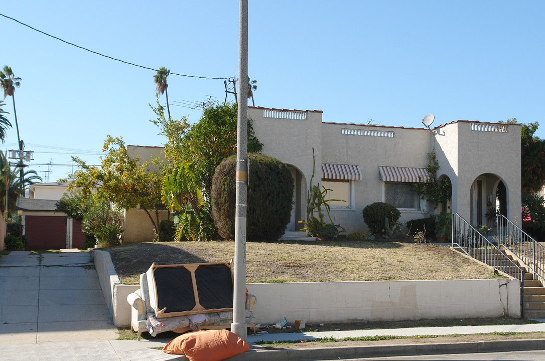 1623-1625 Kenmore Ave in Los Angeles, CA - Building Photo