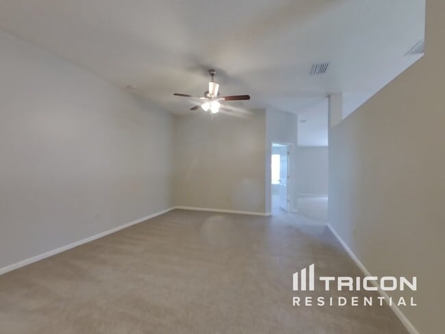 3925 Hideaway Lane in Middleburg, FL - Building Photo - Building Photo