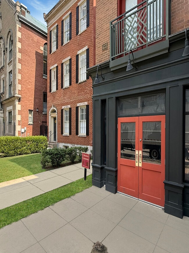 Cathedral Commons in Louisville, KY - Foto de edificio - Building Photo