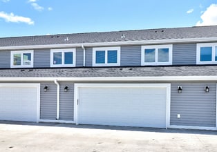 3338 6th Way E in West Fargo, ND - Building Photo - Building Photo