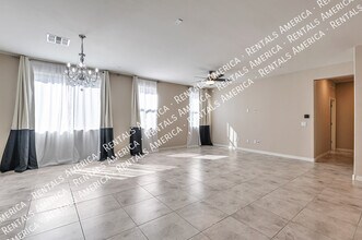 8680 N Rome Ct in Tucson, AZ - Foto de edificio - Building Photo