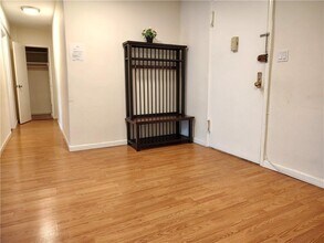 2299 E 13th St in Brooklyn, NY - Foto de edificio - Building Photo