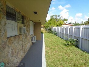 345 NW 5th St in Pompano Beach, FL - Building Photo - Building Photo