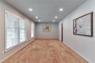 759 Glen Cir SW in Lawrenceville, GA - Building Photo - Building Photo