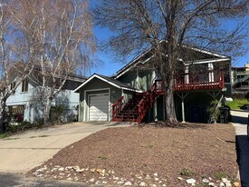 5108 Bluebird Ln in Paso Robles, CA - Building Photo