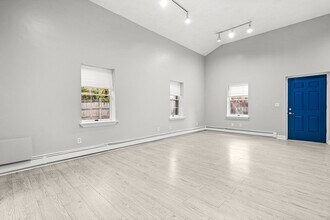 460 Worcester St in Wellesley, MA - Building Photo - Building Photo