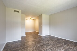 The Lodge Apartments in Columbus, GA - Building Photo - Interior Photo