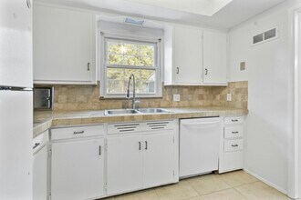 3836 Woodmont Rd in Toledo, OH - Building Photo - Building Photo