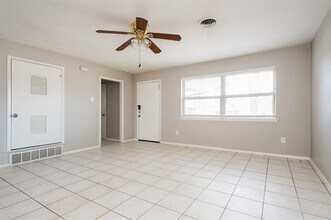 1212 Cavender Dr in Hurst, TX - Building Photo - Building Photo