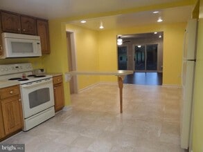 668 Broad St in Honey Brook, PA - Building Photo - Building Photo